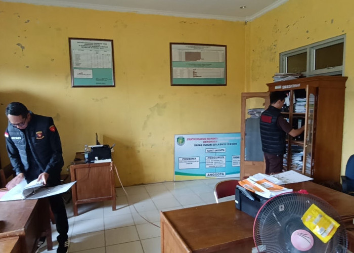 BREAKING NEWS: Usut Korupsi Pasar Renah Semanek, Jaksa Geledah Kantor Disdagperinkop Benteng