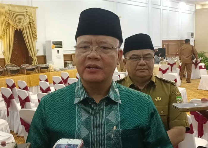 Baliho Bikin Semrawut, Gubernur: Akan Ditertibkan Awal Oktober 