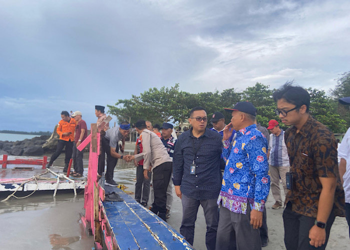 Kemenparekraf Tinjau Lokasi Tragedi Kapal Karam, Evaluasi Keamanan Wisata Laut di Bengkulu