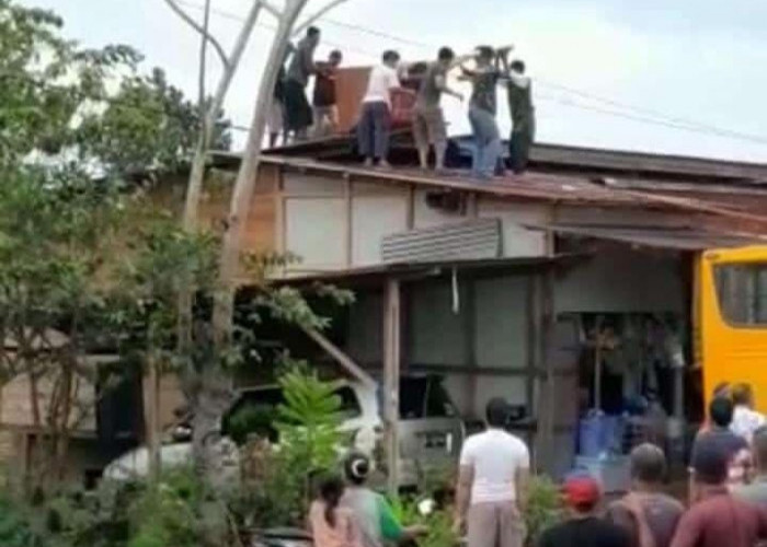Warga Mekar Jaya Tewas Tersengat Listik, Saat Perbaiki Atap Rumah