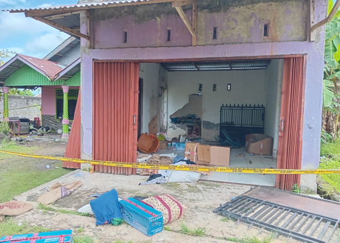 Rumah Pelaku Pembunuhan Abiyu dan Arjuna Porak-poranda Diamuk Warga, Keluarga Korban Yakin P-U Tak Sendiri