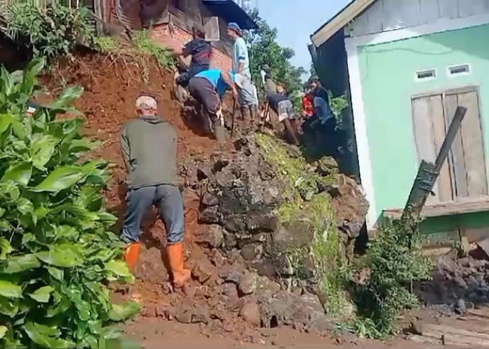 4 Rumah Warga Kepahiang Hancur Ditimpa Longsor, 1 IRT Terluka