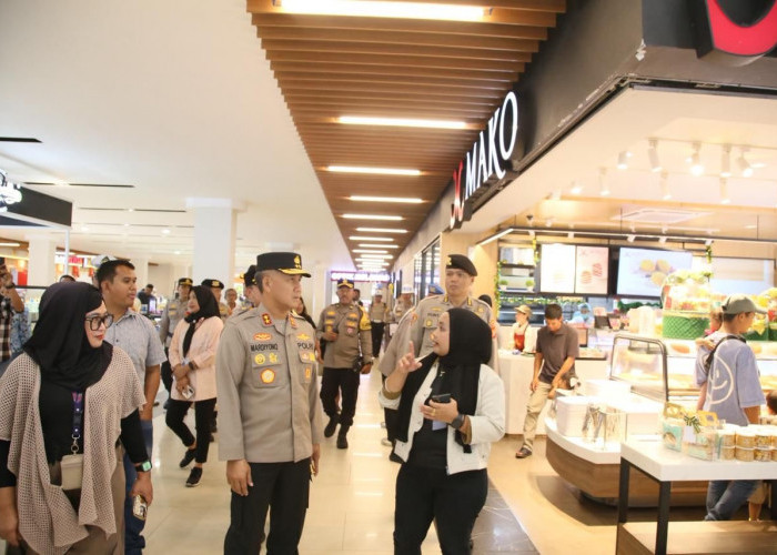 Kapolda Bengkulu Pantau Langsung Situasi di Bencoolen Mall, Pengamanan Tetap Kondusif