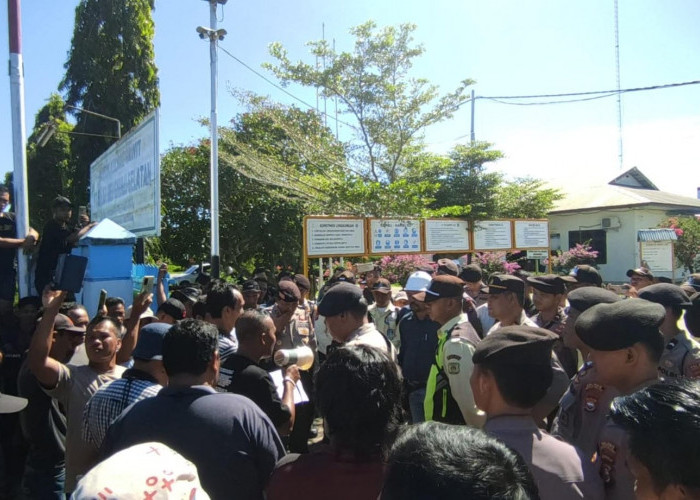 Demo Forum Toke dan Aliansi Petani Sawit di Bengkulu Selatan, Massa Geruduk PT SBS