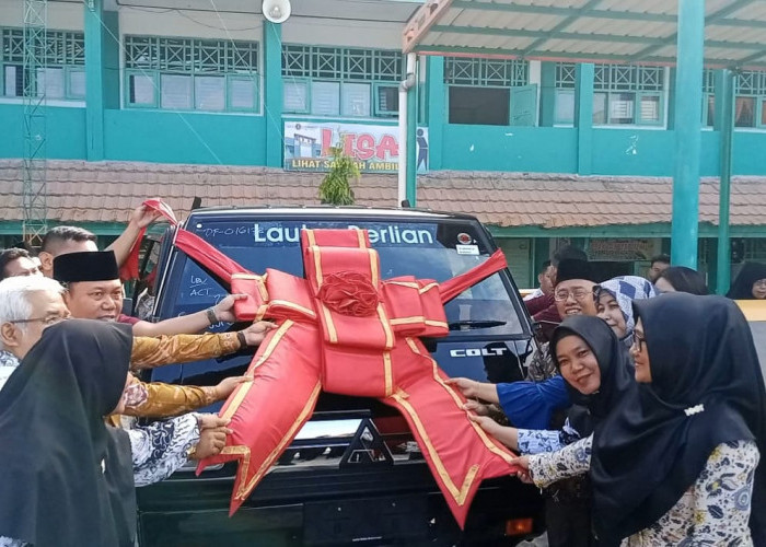 SMKN 1 Kota Bengkulu Dapat 2 Unit Mesin Laser dan Mobil Pick Up, Bantuan Presiden Jokowi