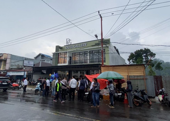 Geger! Pedagang Es di Kepahiang Ditikam Sesama Rekan, Korban Kabur Bersimbah Darah ke Dalam Toko