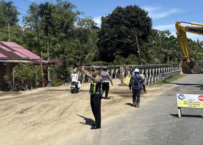 Proyek Jembatan Tanjung Aur Senilai Rp5,6 Miliar Dimulai, Skema Buka-Tutup Diberlakukan
