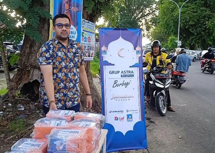 Grup Astra Bengkulu Peduli dan Berbagi Takjil di Bulan Ramadan