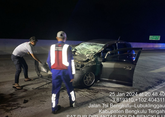 Honda Jazz Kecelakaan di Tol Bengkulu-Taba Penanjung, 1 Orang Meninggal Dunia