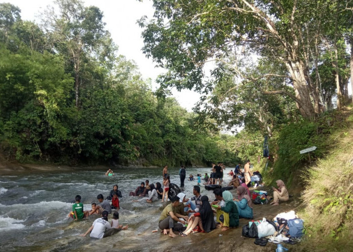 Hari Ketiga Lebaran, Objek Wisata Napal Jungur Seluma Dipenuhi Pengunjung