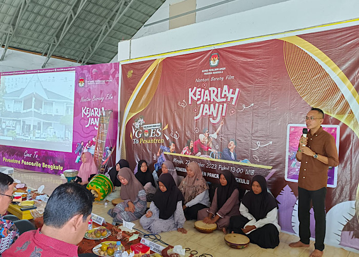 KPU Bengkulu Goes To Pesantren Sosialisasi Pemilih Pemula Melalui Nobar 'Kejarlah Janji'