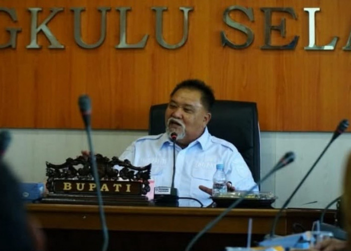 Abu Vulkanik Anak Krakatau Mulai Selimuti Bengkulu Selatan, Bupati Imbau Warga Pakai Masker