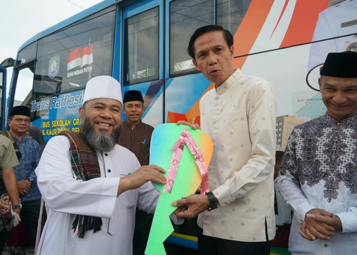 Gubernur Bengkulu Salurkan Bus Sekolah Gratis untuk Pelajar Kaur, Jangkau Lebih dari 22 Ribu Siswa