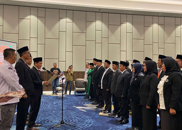 45 Anggota PPK Pilkada Resmi Dilantik, Ketua KPU Kota Bengkulu: Jaga Loyalitas dan Integritas
