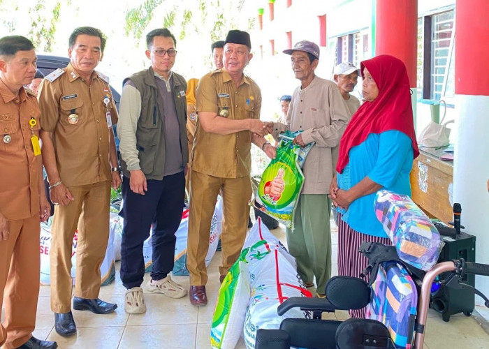 Peduli Kelompok Rentan, Pemkab Seluma Salurkan Bantuan ATENSI Kemensos untuk 74 KPM