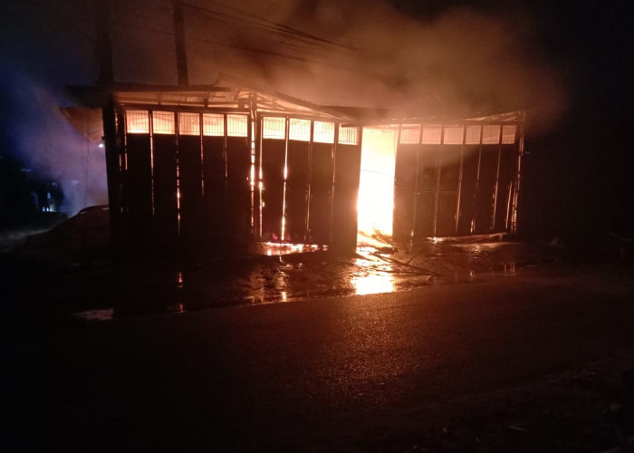 Kebakaran Hebat Hanguskan Toko Sembako di Kaur, Butuh Waktu 3 Jam Padamkan Api