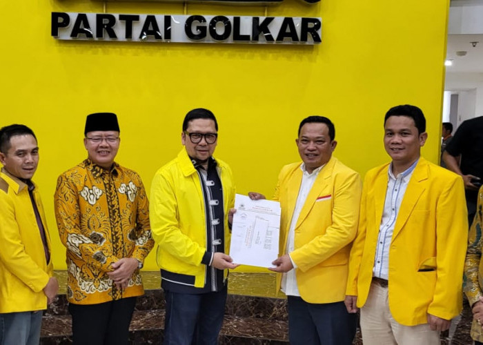 BREAKING NEWS: Pasangan Erwin-Jonaidi Resmi Kantongi Rekom Golkar Maju Pilkada Seluma 2024