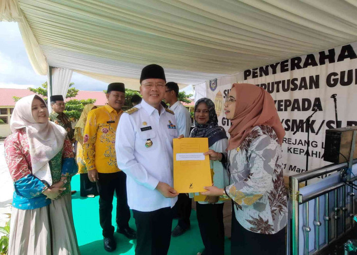 Sumringah, 591 GTT/PTT di 3 Kabupaten Provinsi Bengkulu Terima SK dari Gubernur