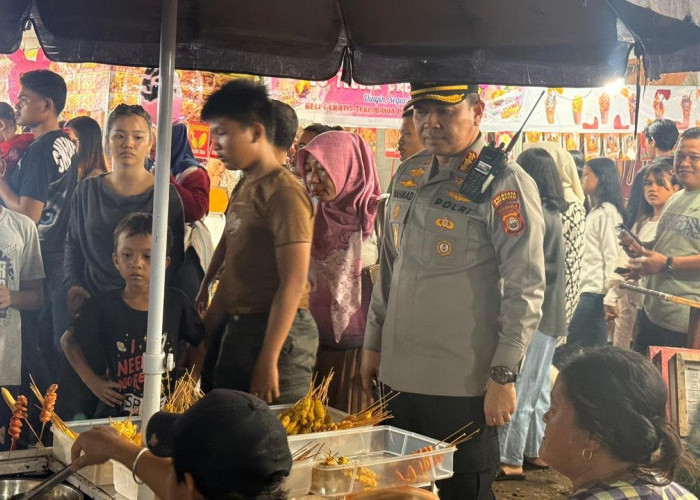 Pastikan Keamanan Lapak Festival Tabut, Kapolresta Bengkulu Cek Instalasi Listrik Pedagang