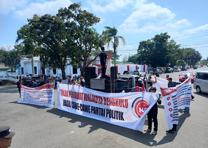 FMPB Gelar Aksi Penolakan Pj Wali Kota Bengkulu di Kantor Gubernur