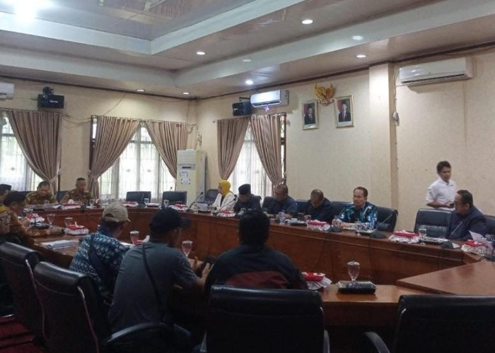 Pedagang Kampung Kuliner Pesisir Adukan Nasib ke DPRD Kota Bengkulu