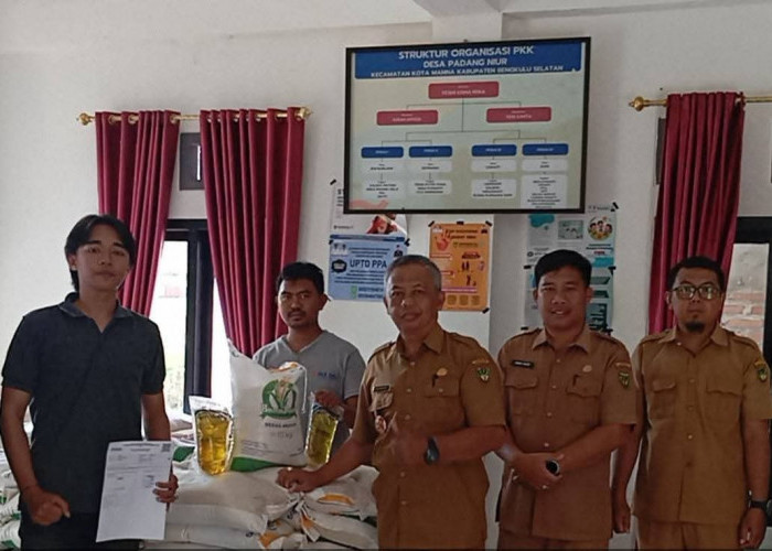 Jaga Daya Beli Masyarakat, Pemkab BS Salurkan Ratusan Ton Beras dan Minyak Goreng