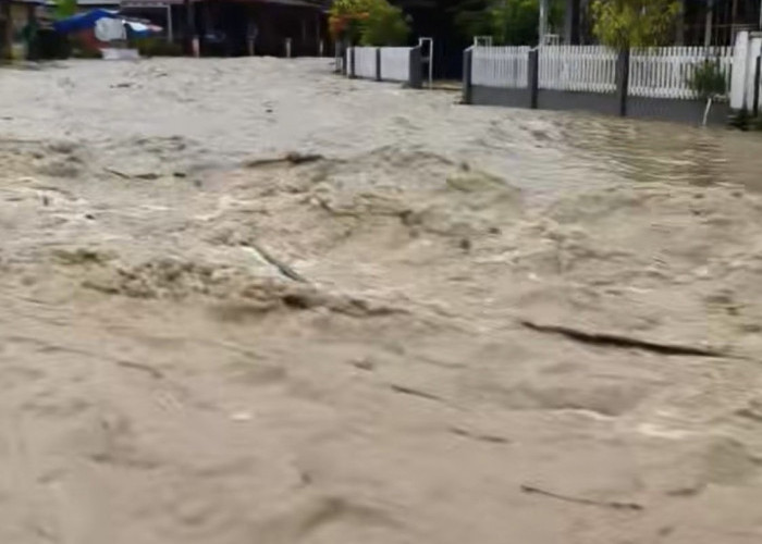 Banjir Rendam Desa di Bingin Kuning Lebong, Jalur Muara Aman–Curup Lumpuh