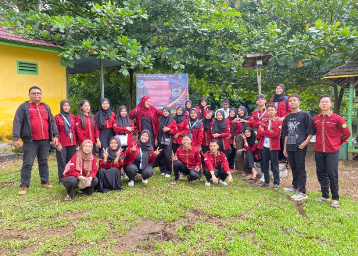 Kelompok Batik Besurek PMM 3 UM Bengkulu Melaksanakan Kontribusi Sosial di Desa Rindu Hati 