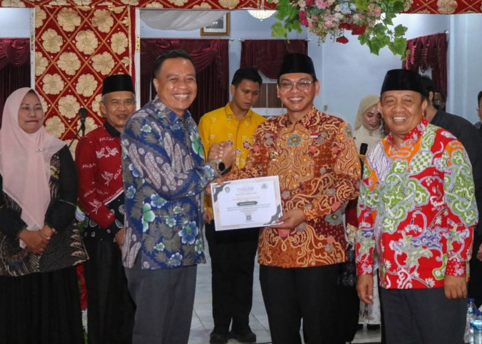 Pemkab Seluma Bagikan BPJS Ketenagakerjaan Gratis untuk 1.116 Nelayan
