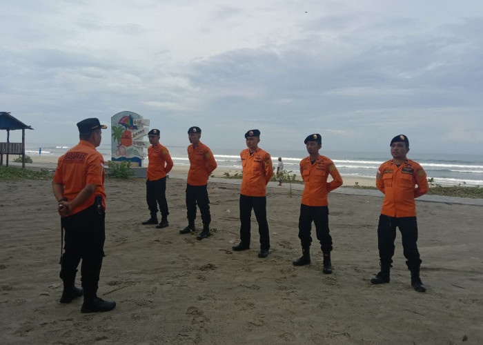 Antisipasi Korban Tenggelam, Basarnas Bengkulu Siagakan Personil di Pantai Panjang 