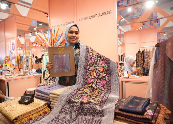 Kesuksesan UMKM Unici Songket Silungkang, Upaya BRI Dorong Produk Warisan Budaya Tembus Pasar Internasional