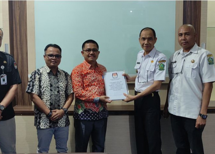 KPU Lebong Serahkan Dokumen Pelantikan dan Sumpah Janji DPRD Lebong Terpilih 2024-2029