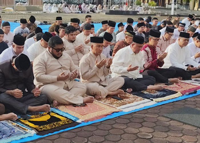 Momen Idulfitri 1447 H, Kapolda Bengkulu dan Ribuan Warga Salat Id Berjemaah di Mapolda