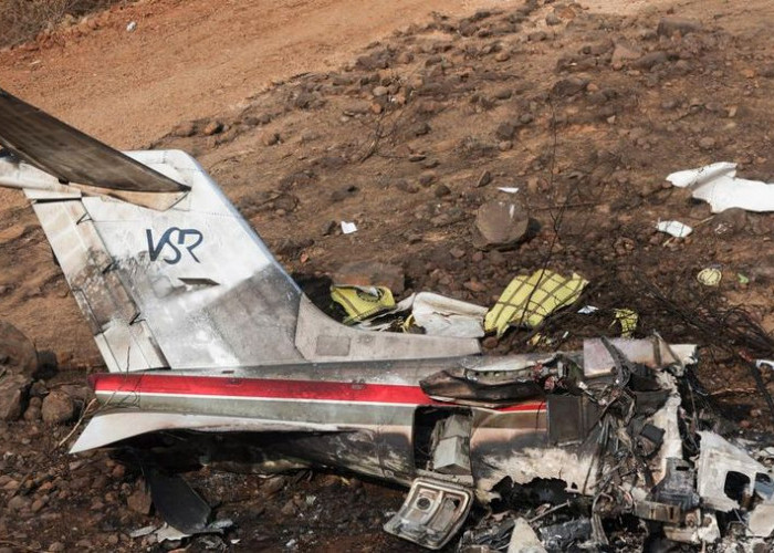 Pesawat Carteran Jatuh dan Terbakar, Wakil Kepala Menteri Maharashtra Tewas