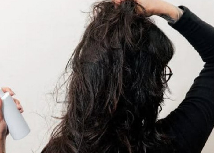 Jangan Diabaikan, 7 Kebiasaan yang Bisa Bikin Ketombe Makin Parah