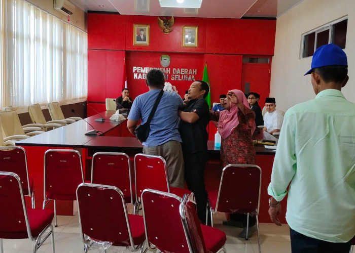 DPRD Seluma Dinilai Berat Sepihak, 15 Orang Perwakilan Desa Dusun Baru Walk Out Saat Hearing