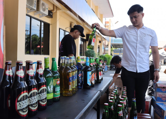 Polresta Bengkulu Sita Ratusan Botol Miras dan Ungkap Peredaran Narkoba Jelang Hari Raya Idulfitri