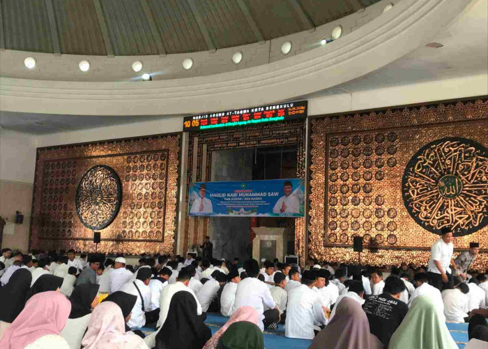 Maulid Nabi di Masjid At-Taqwa, Walikota Dedy Wahyudi Ajak Masyarakat Teladani Akhlak Rasulullah