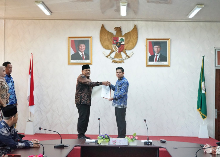 Resmi Jabat Plt Bupati Rejang Lebong, Tangis Haru Hendri Praja Pecah Saat Terima SK dari Wagub Mian