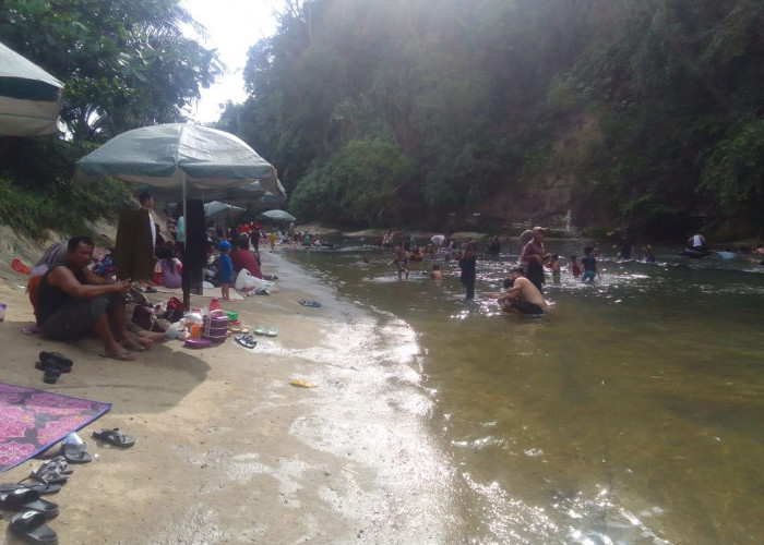 Libur Panjang Nataru, Pengunjung Padati Wisata Napal Jungur Seluma