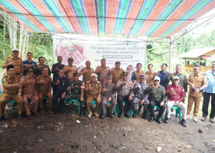 Dukung Program Gubernur, Wabup Seluma Pimpin Penanaman 1.000 Pohon di DAS Desa Taba Lubuk Puding