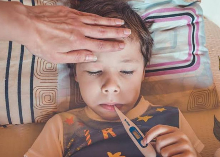 Tidak Perlu Obat Sirup, Simak Cara Efektif Atasi Demam pada Anak