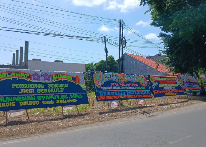 Geliatkan Pengusaha Lokal, Ratusan Papan Bunga Padati Lokasi Pelantikan JMSI Bengkulu 2025-2030