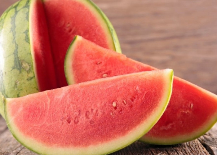 Sering Alami Sembelit? Coba Konsumsi Buah Semangka untuk Atasinya, Cek Manfaatnya Lainnya!
