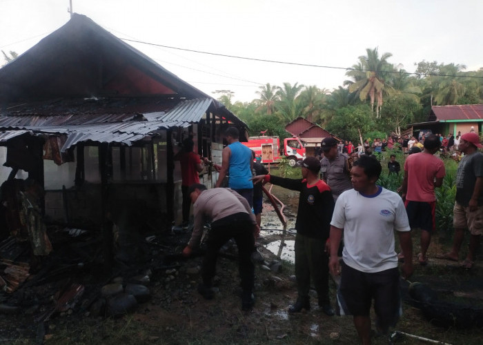Rumah Warga di Giri Mulya Ludes Terbakar