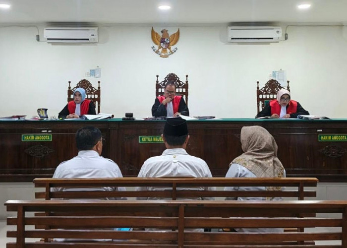 Sidang Korupsi PDAM: Arif Gunadi dan Medi Pebriansyah Kompak Bantah Kecipratan Uang Suap THL