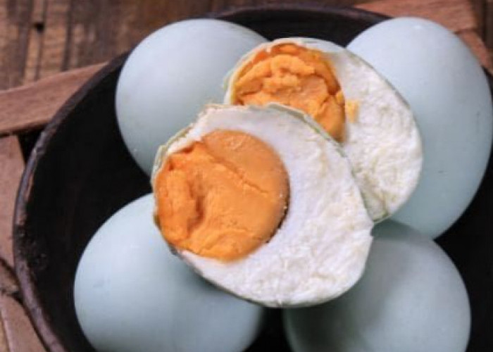 Hati-hati Berlebihan, Cek Efek Samping Telur Asin bagi Kesehatan di Sini