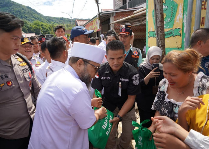 Gubernur Helmi Hasan Mobilisasi Bantuan Lintas Sektor untuk Korban Banjir di Lebong