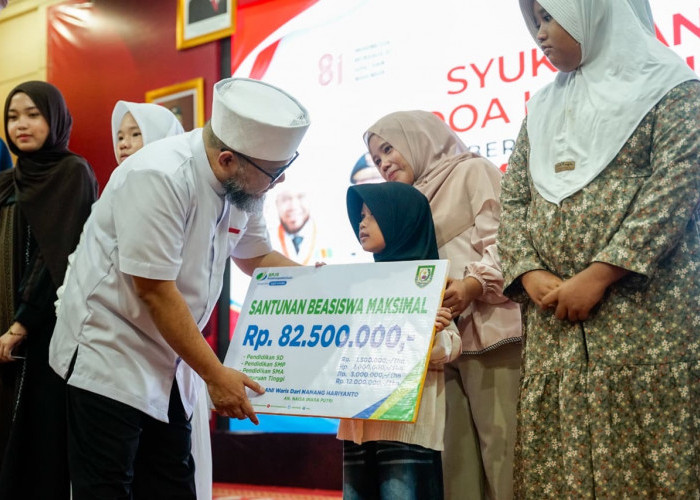 Syukuran HUT ke-81 RI, Pemprov Bengkulu Berikan Santunan dan Beasiswa ke Anak Yatim 