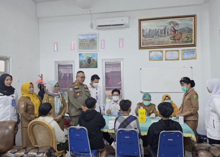 Bongkar Komunitas Sesama Jenis Remaja Putri di Bengkulu, Satpol PP Temukan Grup WhatsApp Khusus